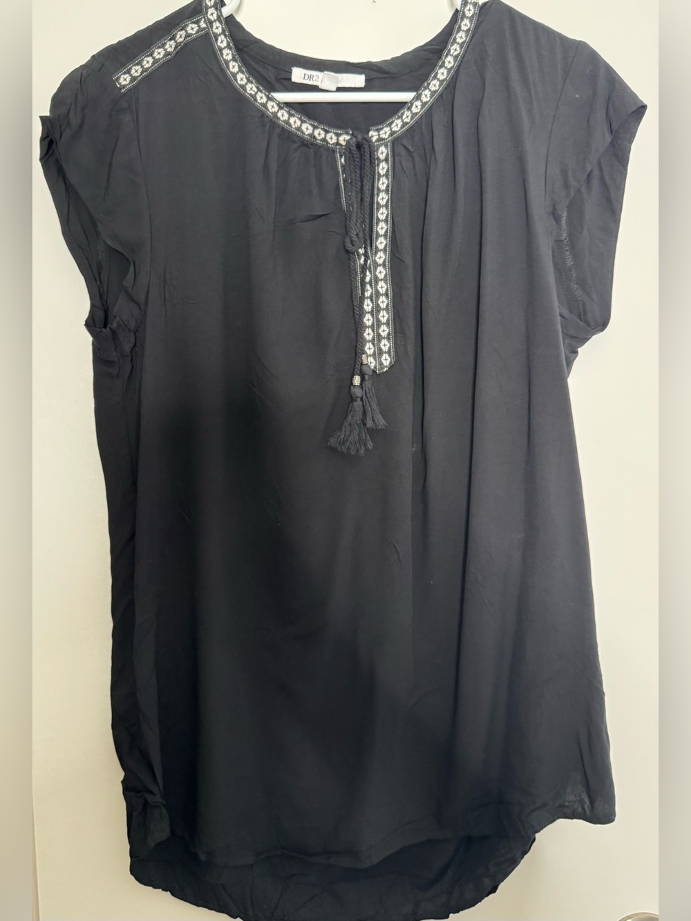 DR2 Black Embroidered Tassel Split-Neck Blouse size Md